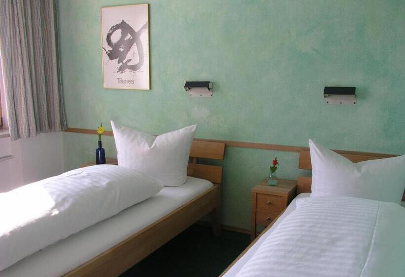 Номер Стандарт, Humboldt Haus