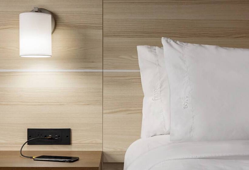 Люкс, Holiday Inn Express Hotel & Suites Norfolk Airport, An Ihg