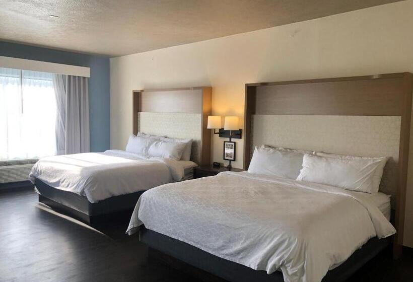 Люкс с Видом, Holiday Inn Omaha Downtown   Waterpark, An Ihg