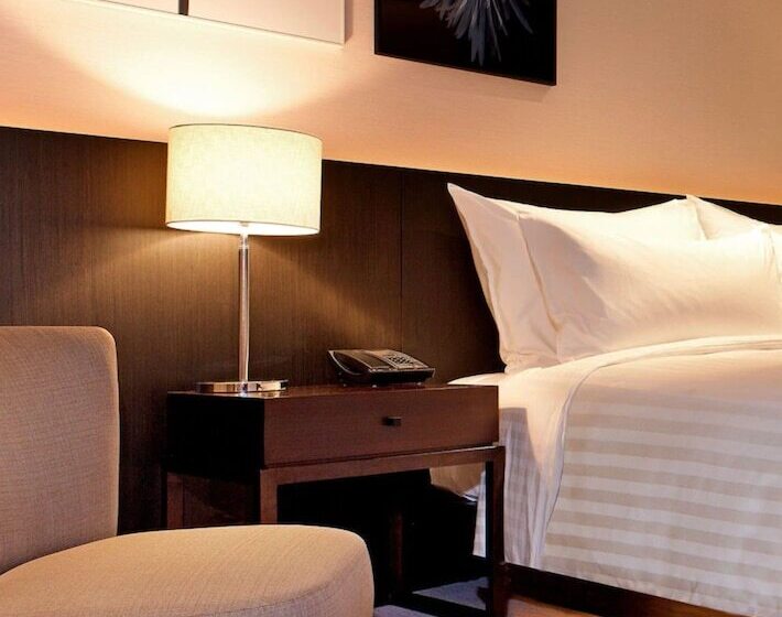 带阳台的豪华间, Le Meridien Taipei