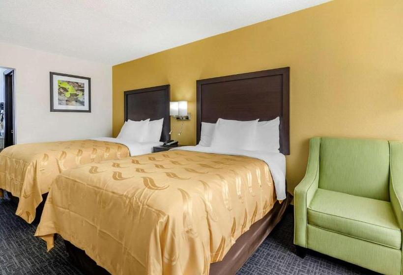 Номер Стандарт 2 Двуспальные Кровати, Quality Inn Verona  Staunton North