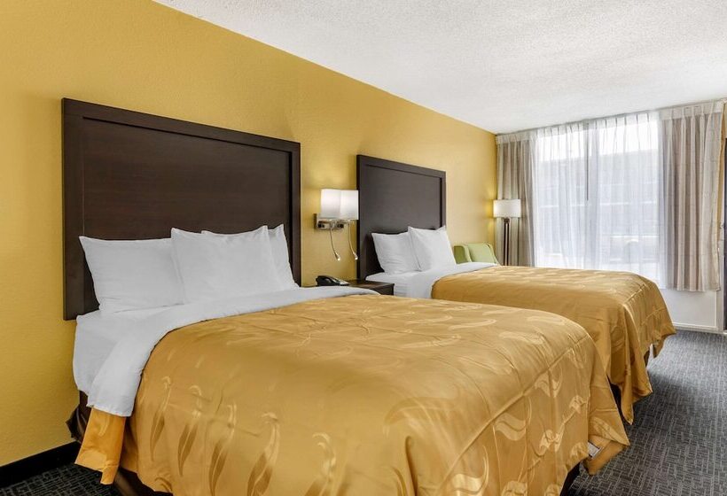 Номер Стандарт 2 Двуспальные Кровати, Quality Inn Verona  Staunton North