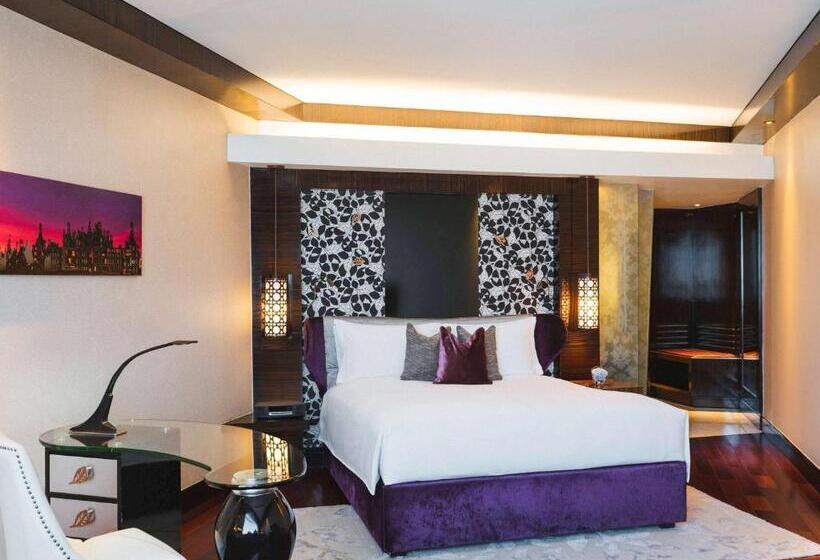 Club Room King Bed, Sofitel Mumbai BKC
