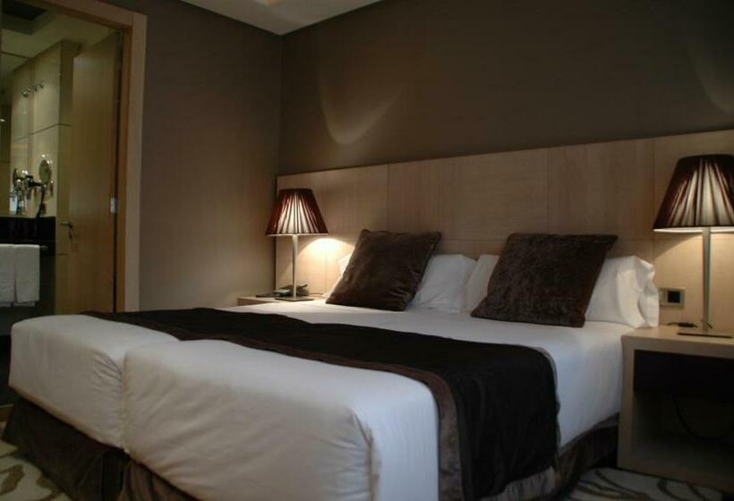 استودیوی استاندارد, Washington Parquesol Suites &