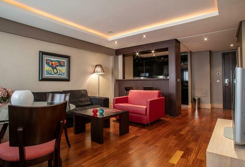 استودیوی سوپریور, Washington Parquesol Suites &
