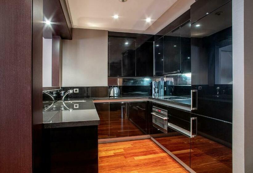 استودیوی سوپریور, Washington Parquesol Suites &