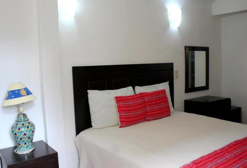 سوئیت با بالکن, La Iguana Vallarta Lgbt Adults Only   Romantic Zone   Party Clubbing Street