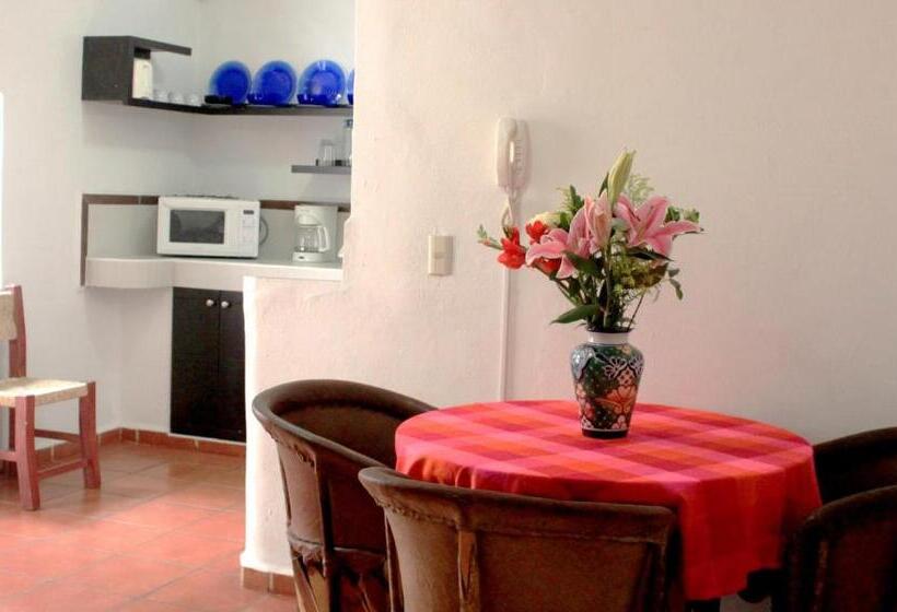 سوئیت با بالکن, La Iguana Vallarta Lgbt Adults Only   Romantic Zone   Party Clubbing Street