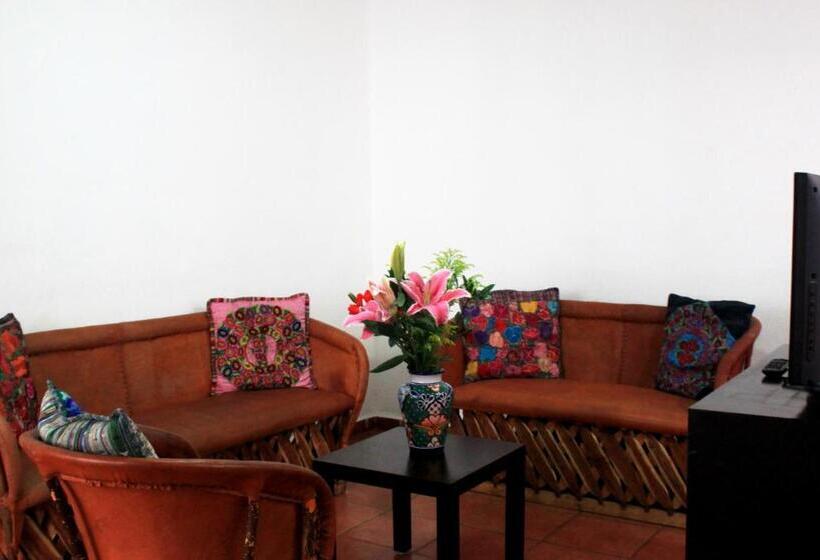 سوئیت با بالکن, La Iguana Vallarta Lgbt Adults Only   Romantic Zone   Party Clubbing Street