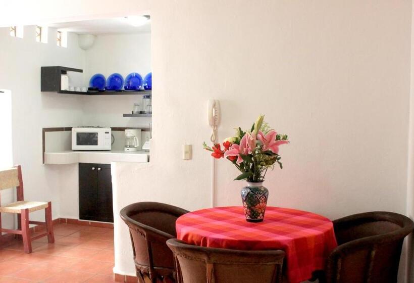 سوئیت با بالکن, La Iguana Vallarta Lgbt Adults Only   Romantic Zone   Party Clubbing Street