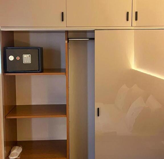 اتاق لوکس, Ny Suites
