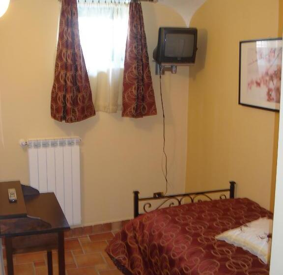 اتاق عادی یک تخته, B&b 1646 Pozzilli