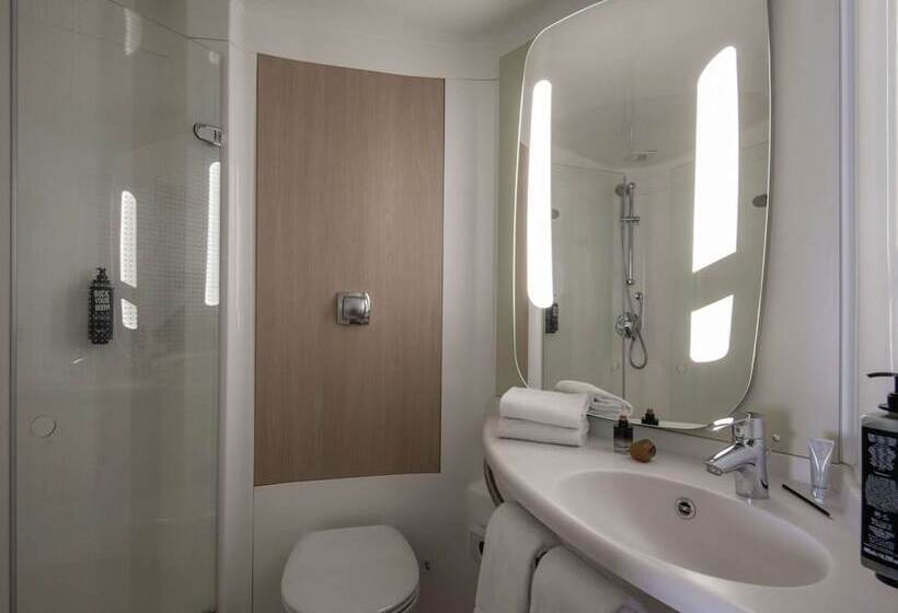 Номер Стандарт, Ibis Golfe De Sainttropez