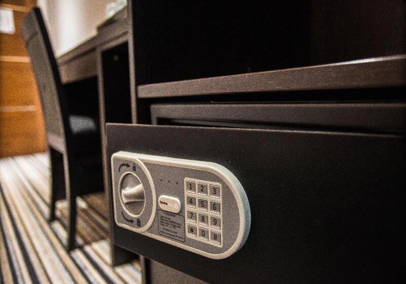 Номер Стандарт Трехместный, The W14 Kensington
