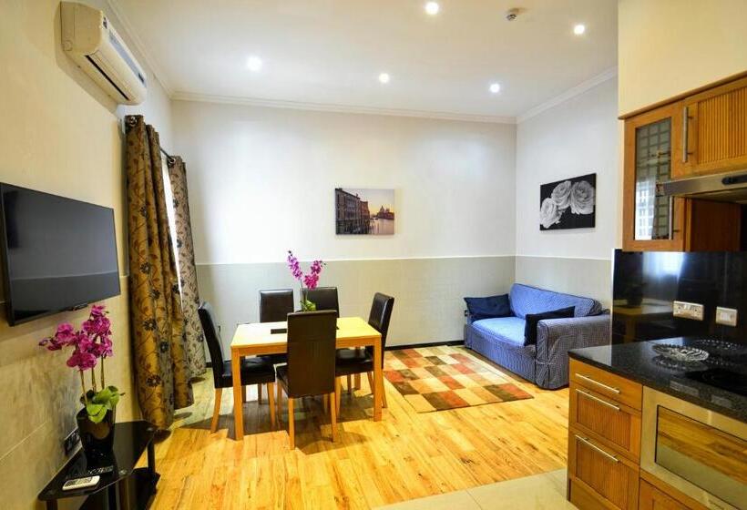 Апартаменты 2 Спальни, Hyde Park Apartments