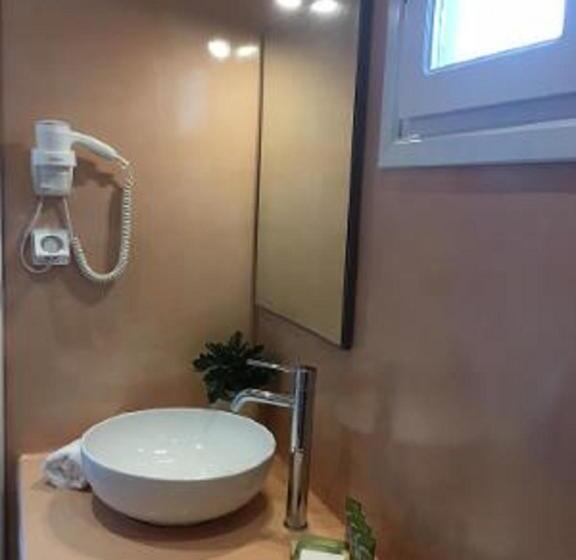 آپارتمان 1 خوابه با چشم‌انداز, Langas Villas