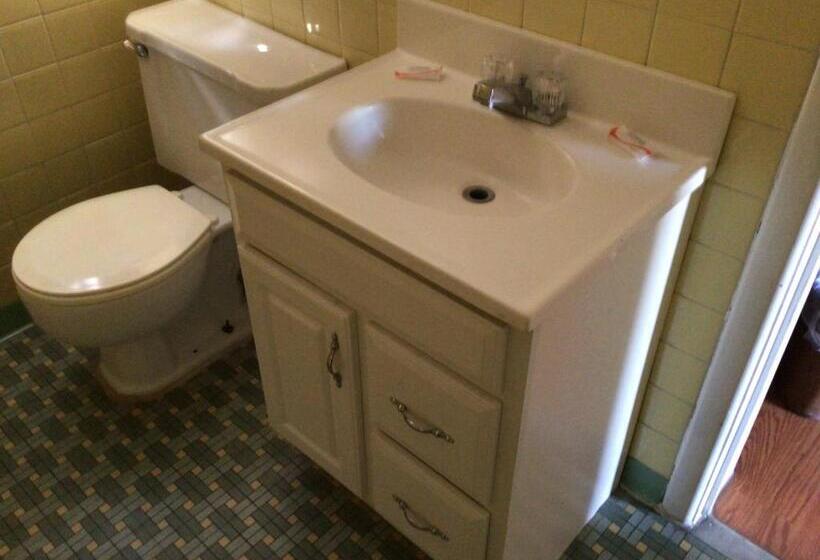 Номер Стандарт 2 Двуспальные Кровати, Skyland Inn   Bristol