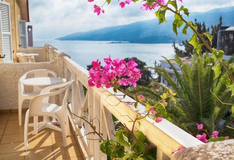 Номер Стандарт Вид на Сад, Cavos Bay Hotel & Studios