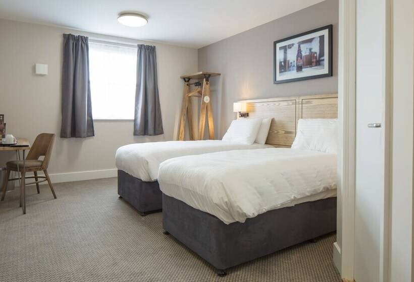 Номер Стандарт, Green Lodge, Wirral By Marston S Inns