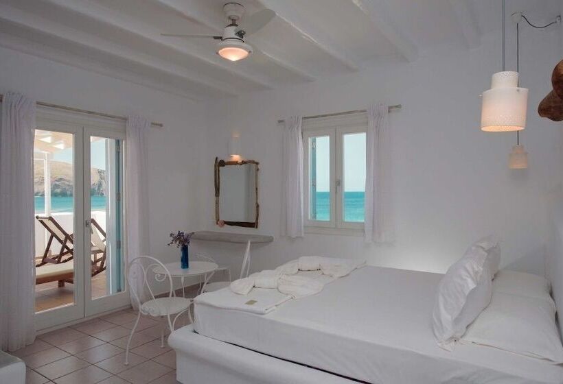 Quarto Estandar Vista Mar, Tania Milos