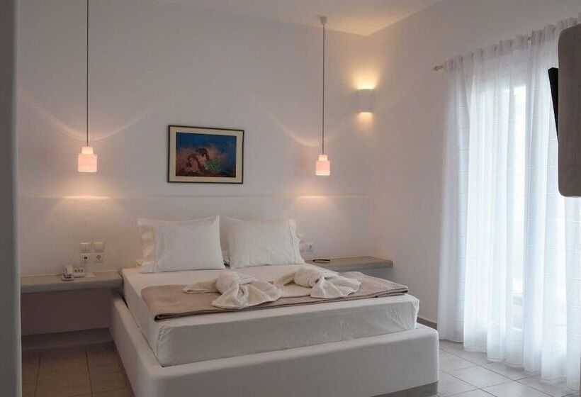 Quarto Estandar Vista Mar, Tania Milos