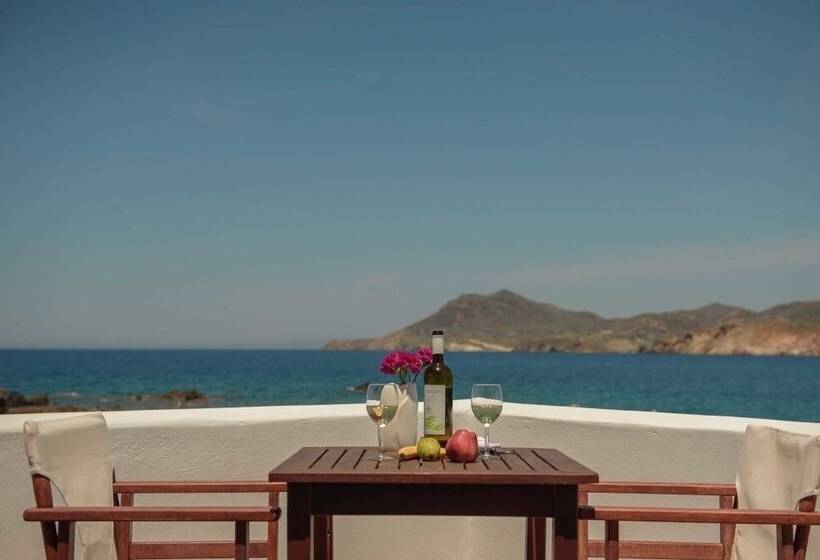 Quarto Estandar Vista Mar, Tania Milos