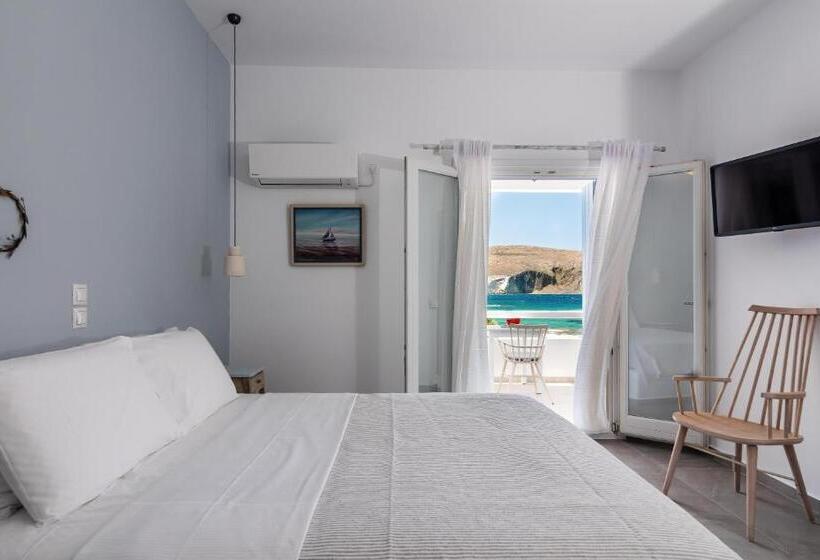 Quarto Estandar Vista Mar, Tania Milos