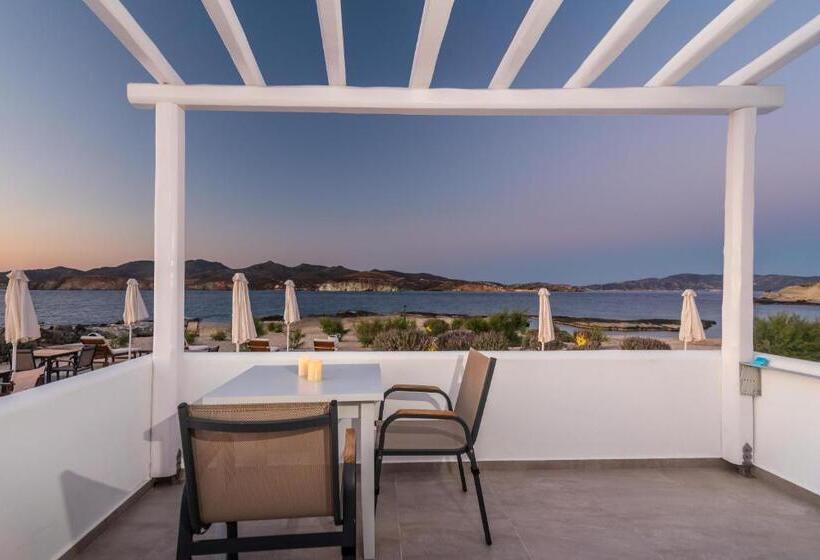 Quarto Estandar Vista Mar, Tania Milos