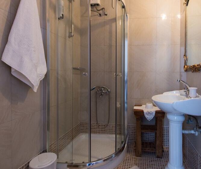 آپارتمان 1 خوابه با چشم‌انداز جانبی دریا, Villa Areto