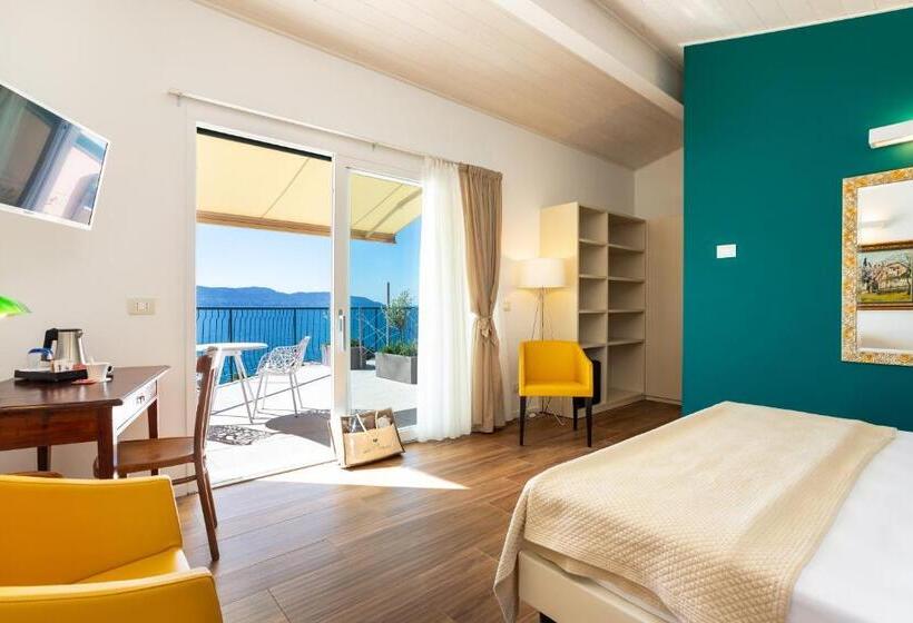 سوییت جونیور, Villa Europa