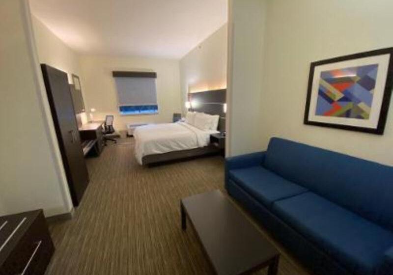 سوئیت با تخت بزرگ, Holiday Inn Express Hotel & Suites  Gadsden, An Ihg