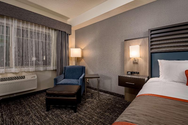스위트 킹사이즈 침대, Holiday Inn Express Hotel & Suites Maryville, An Ihg