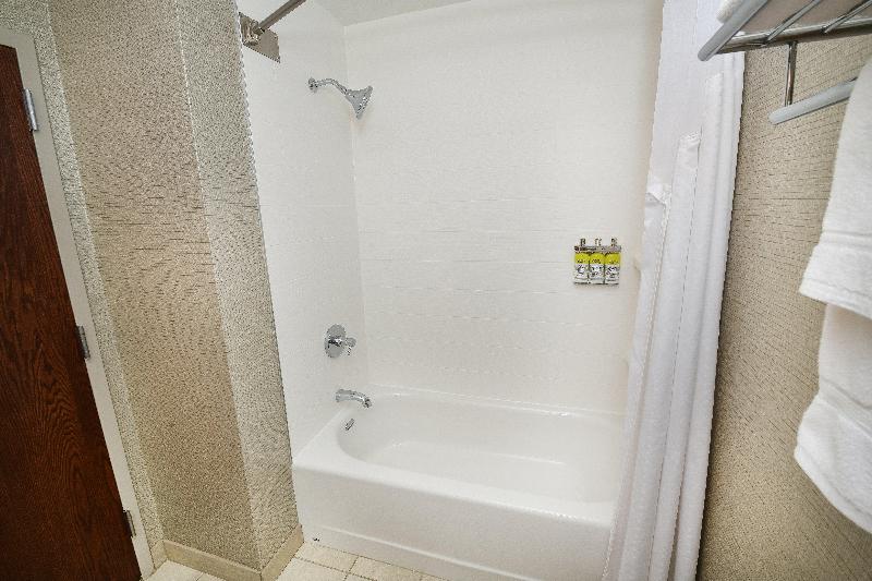 스위트, Holiday Inn Express & Suites Pembroke Pines Sheridan St, An Ihg