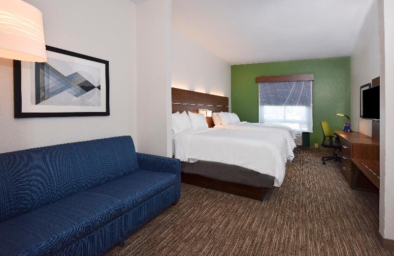 스위트, Holiday Inn Express Hotel & Suites Selma, An Ihg