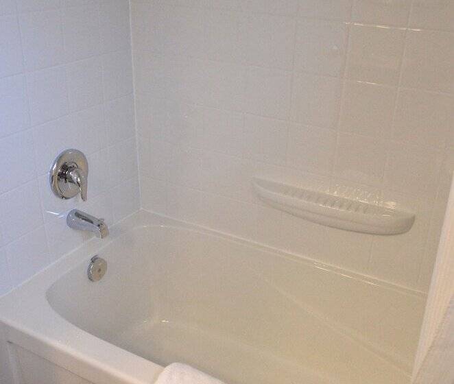 Люкс 2 Спальни, Knights Inn Merritt