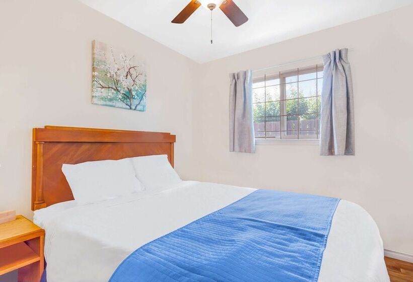 Люкс 2 Спальни, Knights Inn Merritt