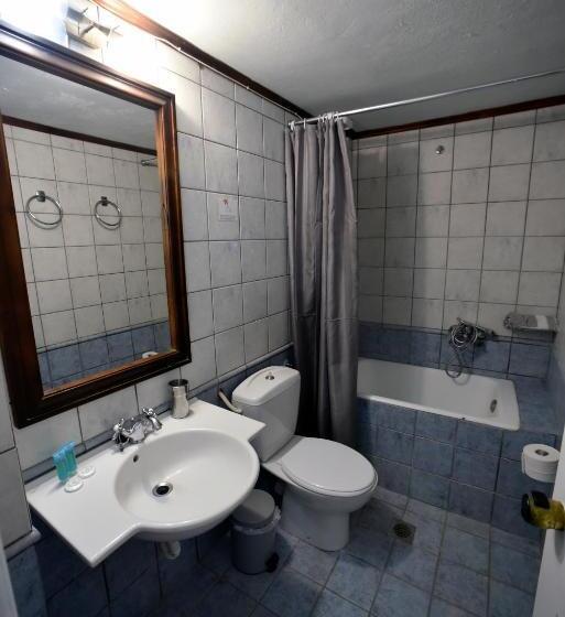 اتاق استاندارد با بالکن و چشم‌انداز دریا, Olive Press Hotel & Apartments