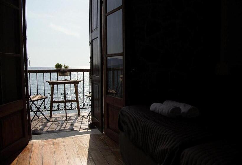 اتاق استاندارد با بالکن و چشم‌انداز دریا, Olive Press Hotel & Apartments