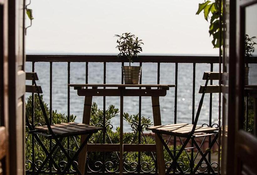 اتاق استاندارد با بالکن و چشم‌انداز دریا, Olive Press Hotel & Apartments