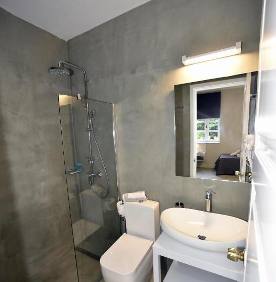 استودیوی لوکس, Olive Press Hotel & Apartments