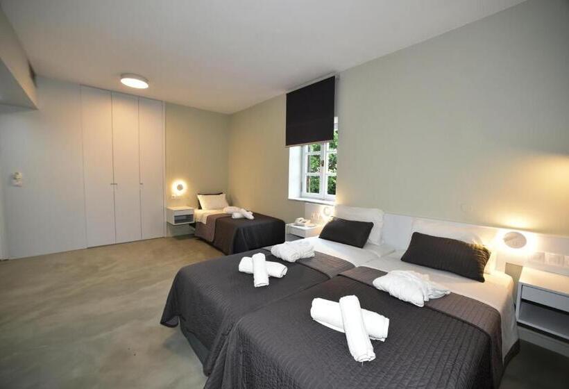 استودیوی لوکس, Olive Press Hotel & Apartments