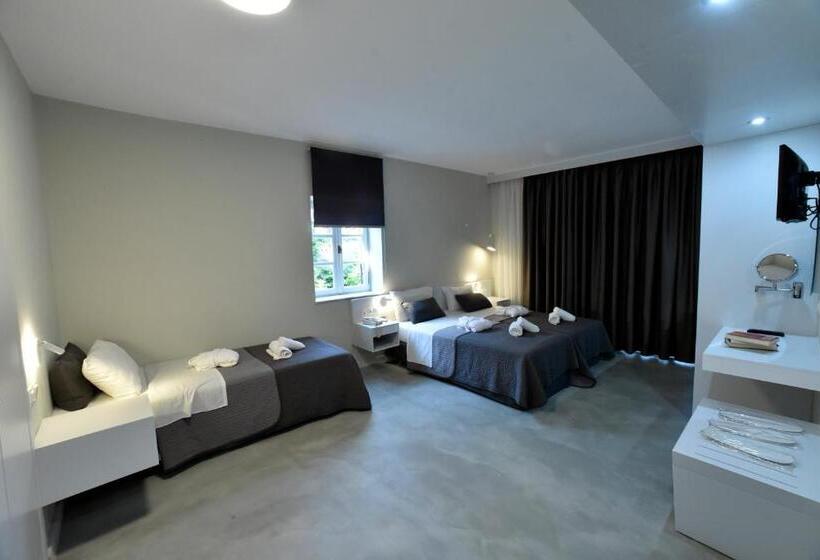 استودیوی لوکس, Olive Press Hotel & Apartments