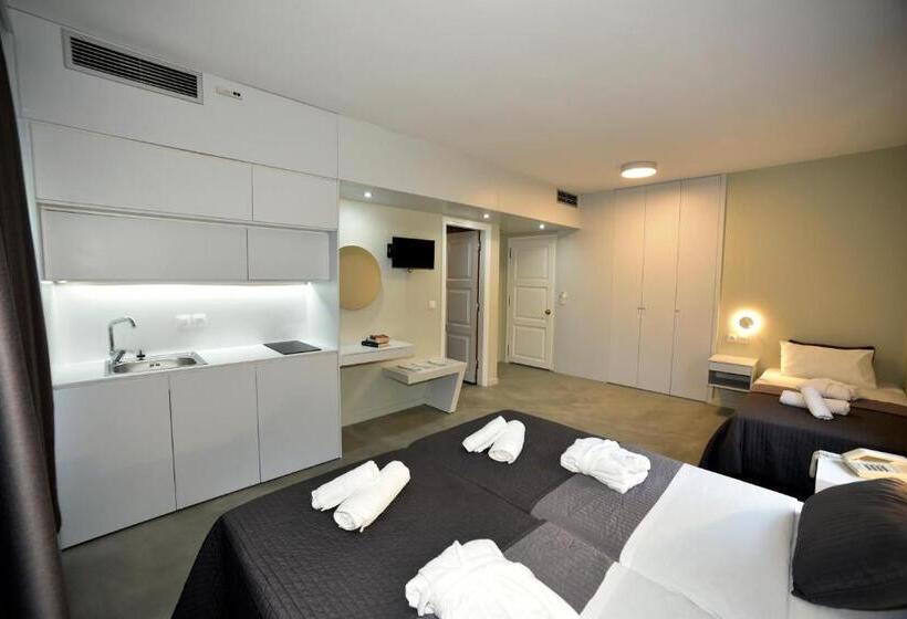 استودیوی لوکس, Olive Press Hotel & Apartments