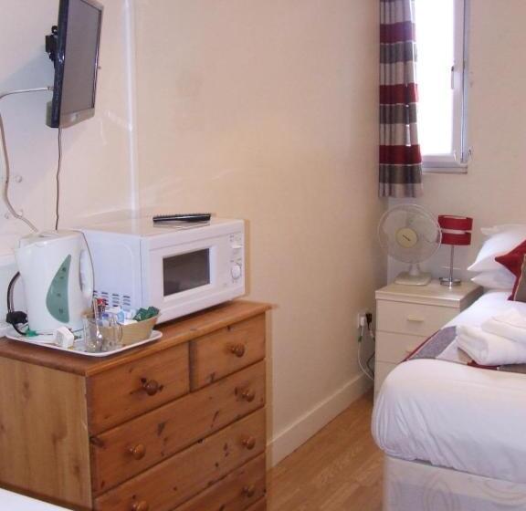 اتاق استاندارد با سرویس بهداشتی مشترک, Alexandra Guest House