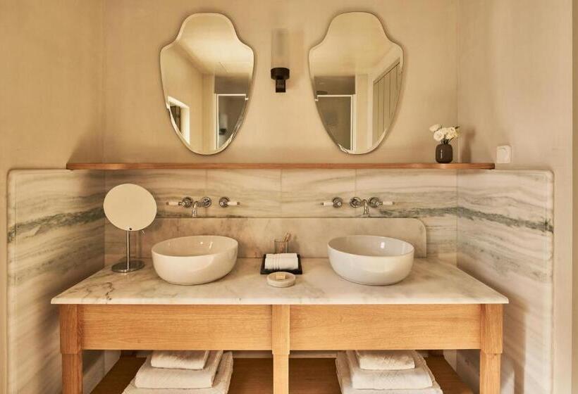 带大床的套房, Cosme, A Luxury Collection Resort, Paros