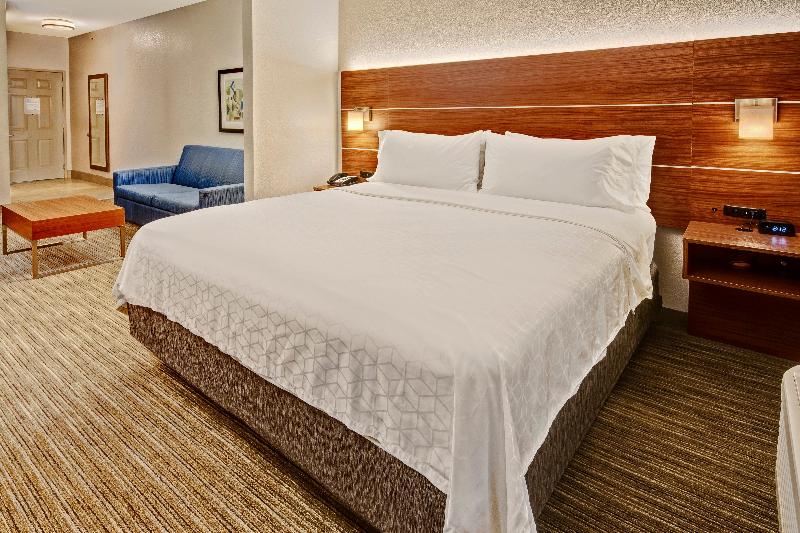Стандартный Номер Кровать Кинг, Holiday Inn Express Hotel & Suites Clarksville By Ihg