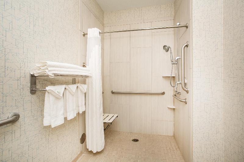 Стандартный Номер Кровать Кинг, Holiday Inn Express Hotel & Suites Fort Collins, An Ihg