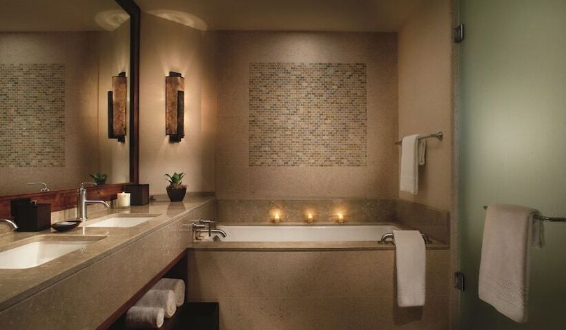 Представительский люкс с балконом, The Ritzcarlton, Dove Mountain