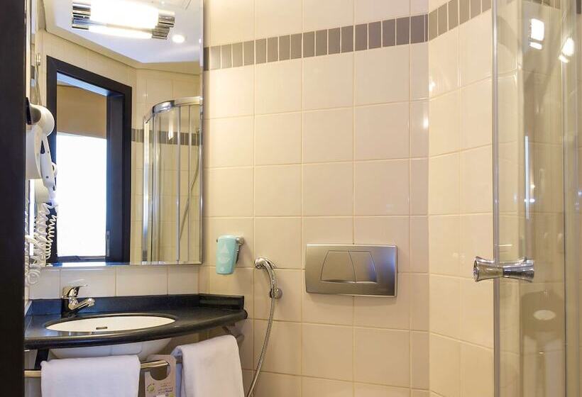 اتاق سوپریور با چشم‌انداز, Ibis Sharq