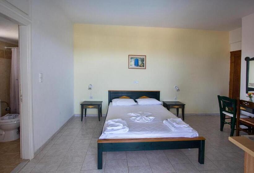استودیوی استاندارد, Pinelopi Apartments